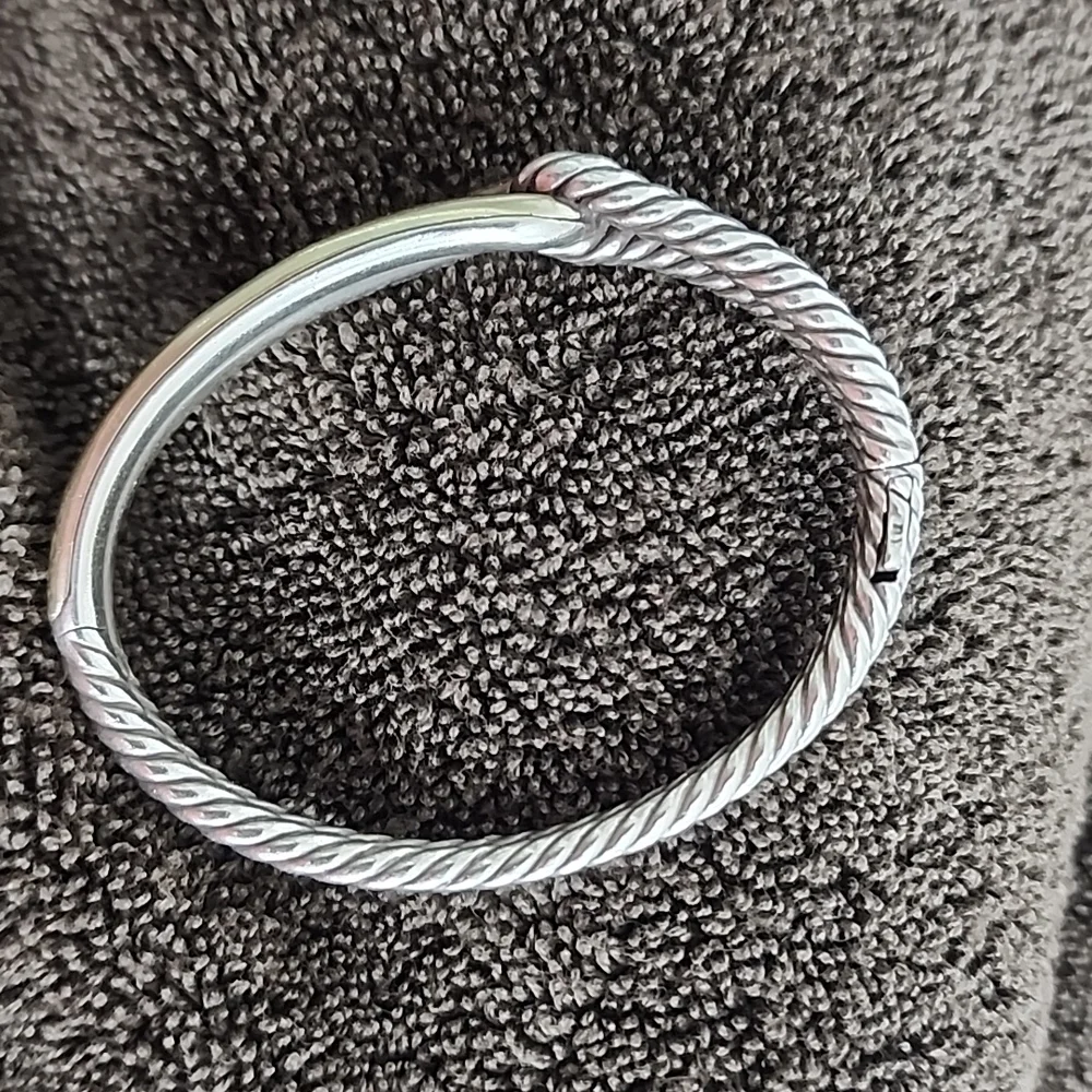 David Yurman bangle bracelet. - Picture 8 of 10